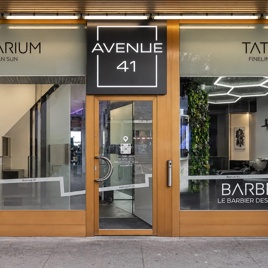 Maquette de la vitrine et de l’enseigne Avenue 41 sur la façade du commerce