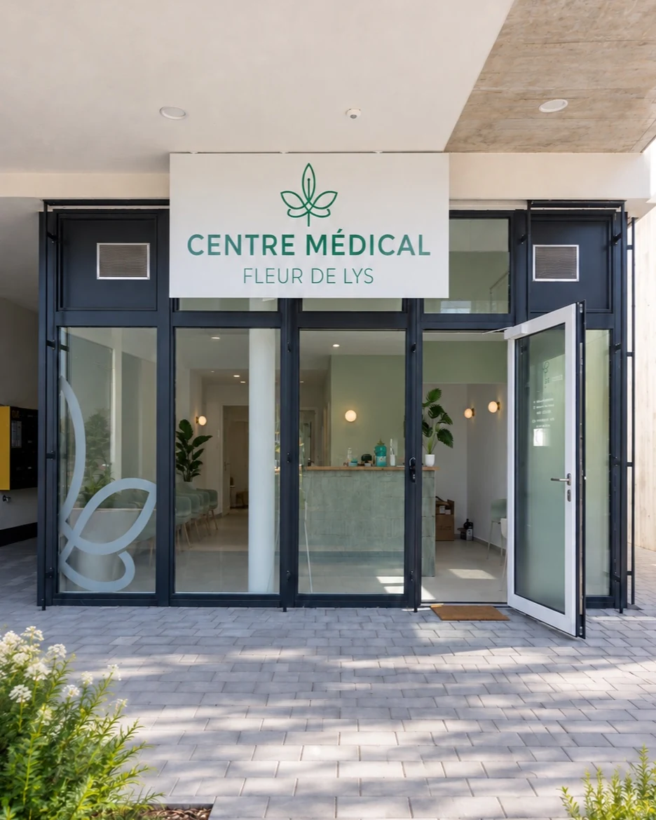 Maquette de la vitrine et de l’enseigne du Centre médical Fleur de Lys